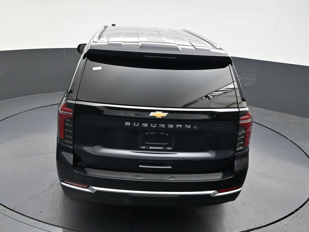 Used 2025 Chevrolet Suburban LS RWD image 19
