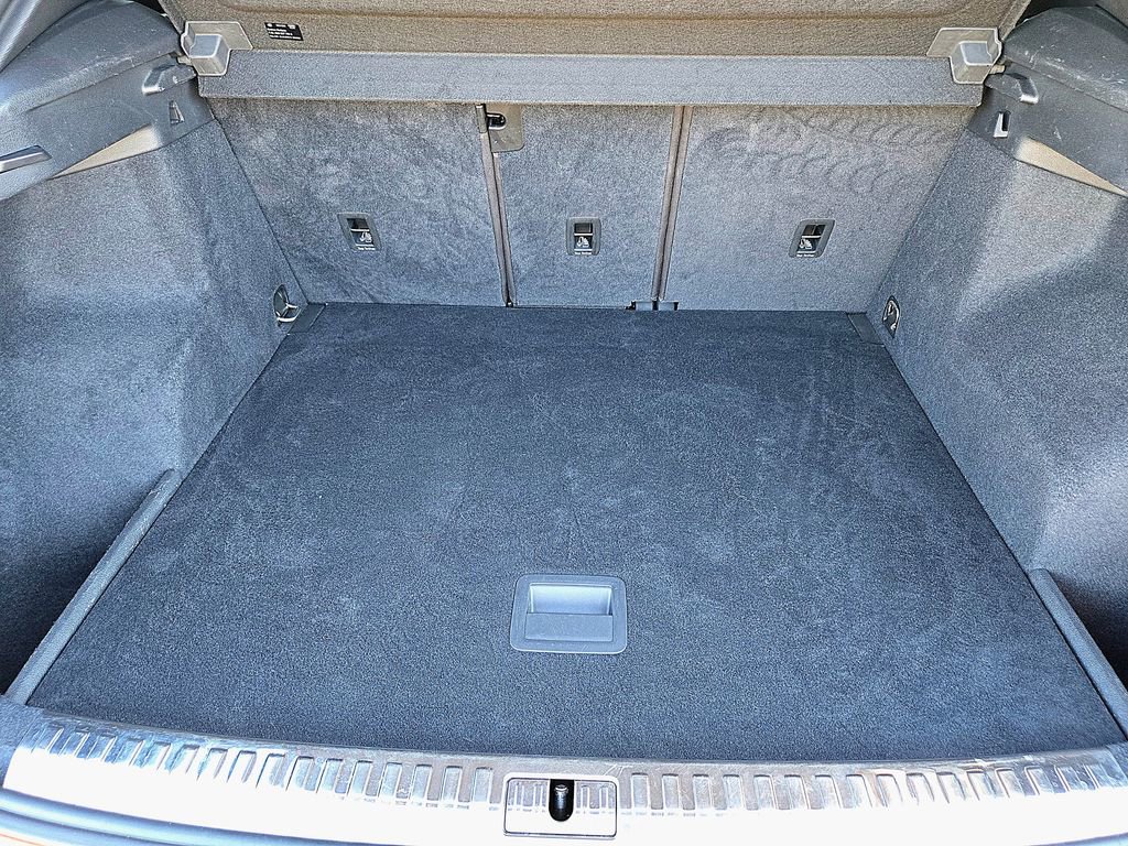 Used 2020 Audi Q3 2.0T Prestige w/ Prestige Package image 28