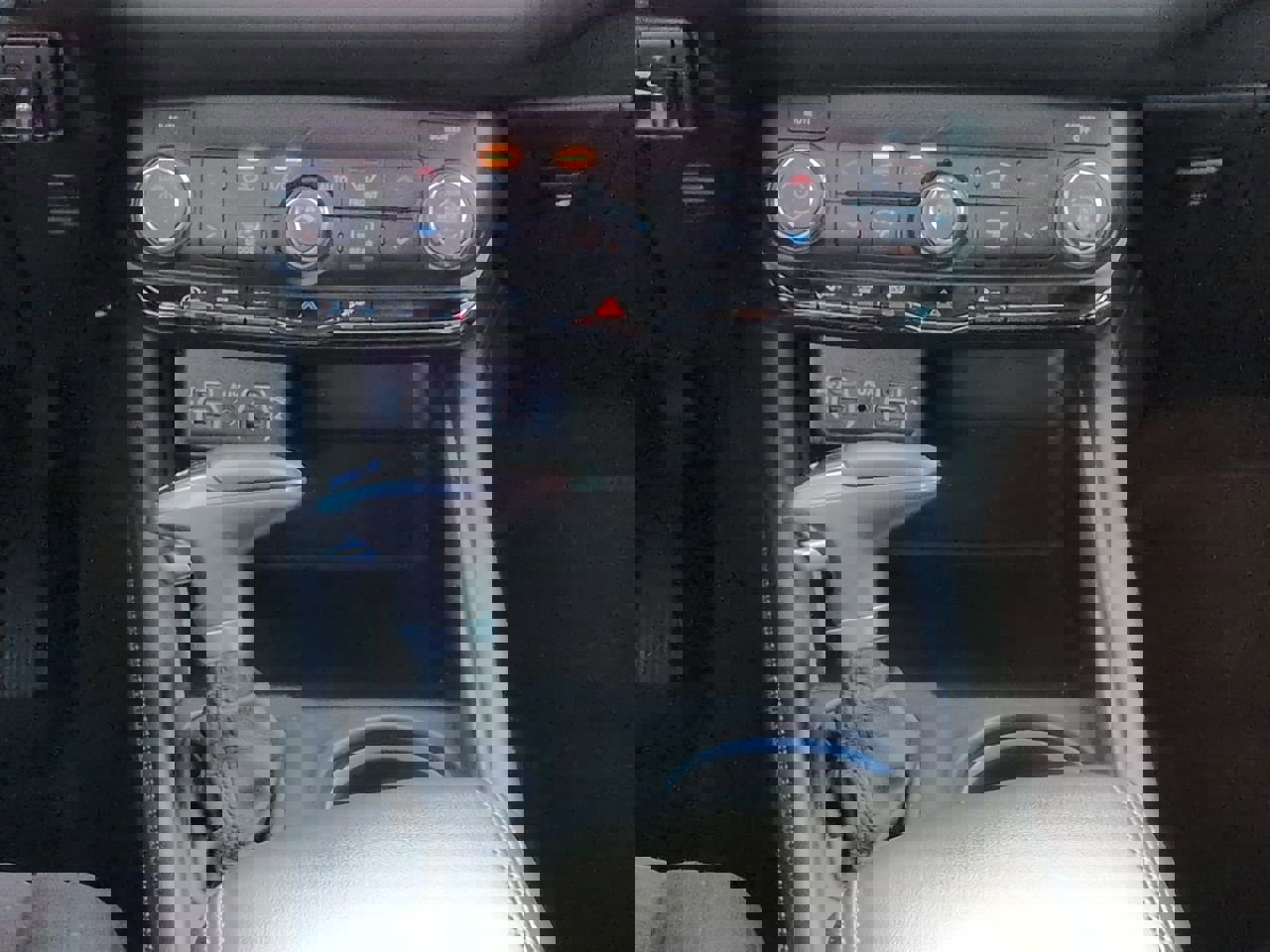 Used 2022 Dodge Durango SXT w/ Trailer Tow Group IV AWD/4WD image 18