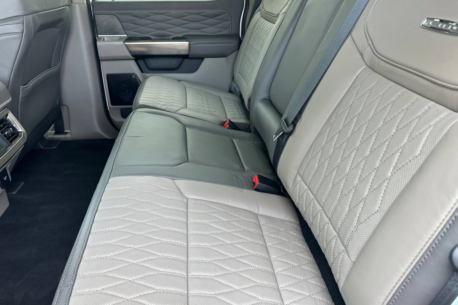 New 2026 Ford F250 Platinum w/ Platinum Plus Package AWD/4WD image 11