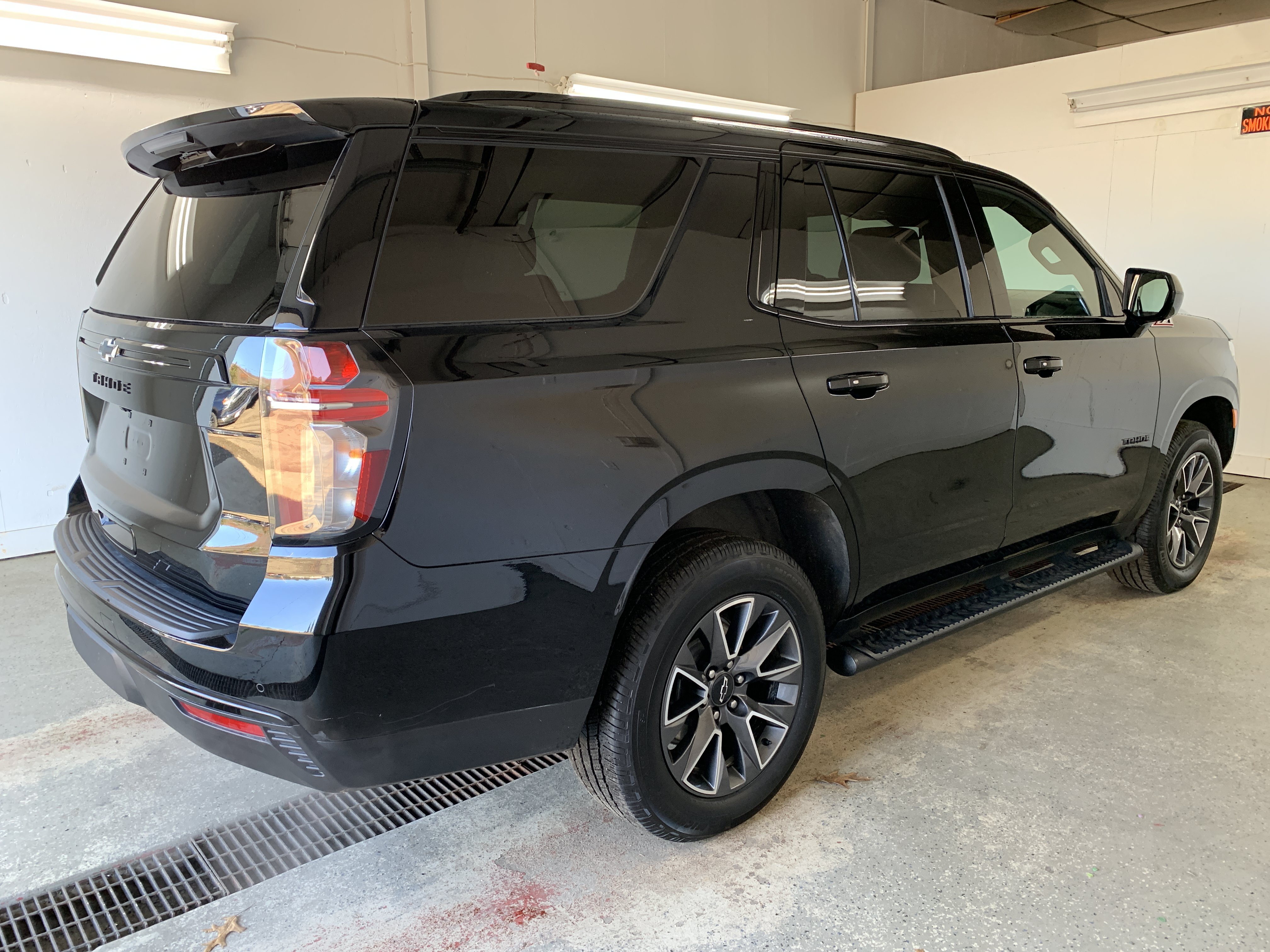 Used 2023 Chevrolet Tahoe Z71 AWD/4WD image 6