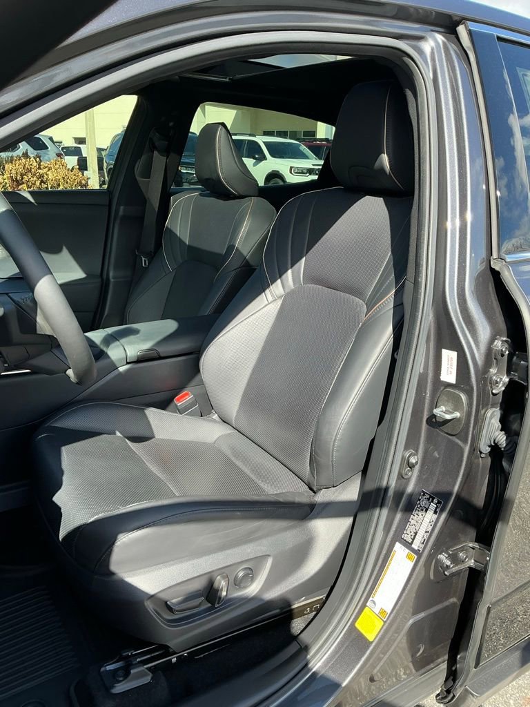 Used 2023 Toyota Crown XLE image 32