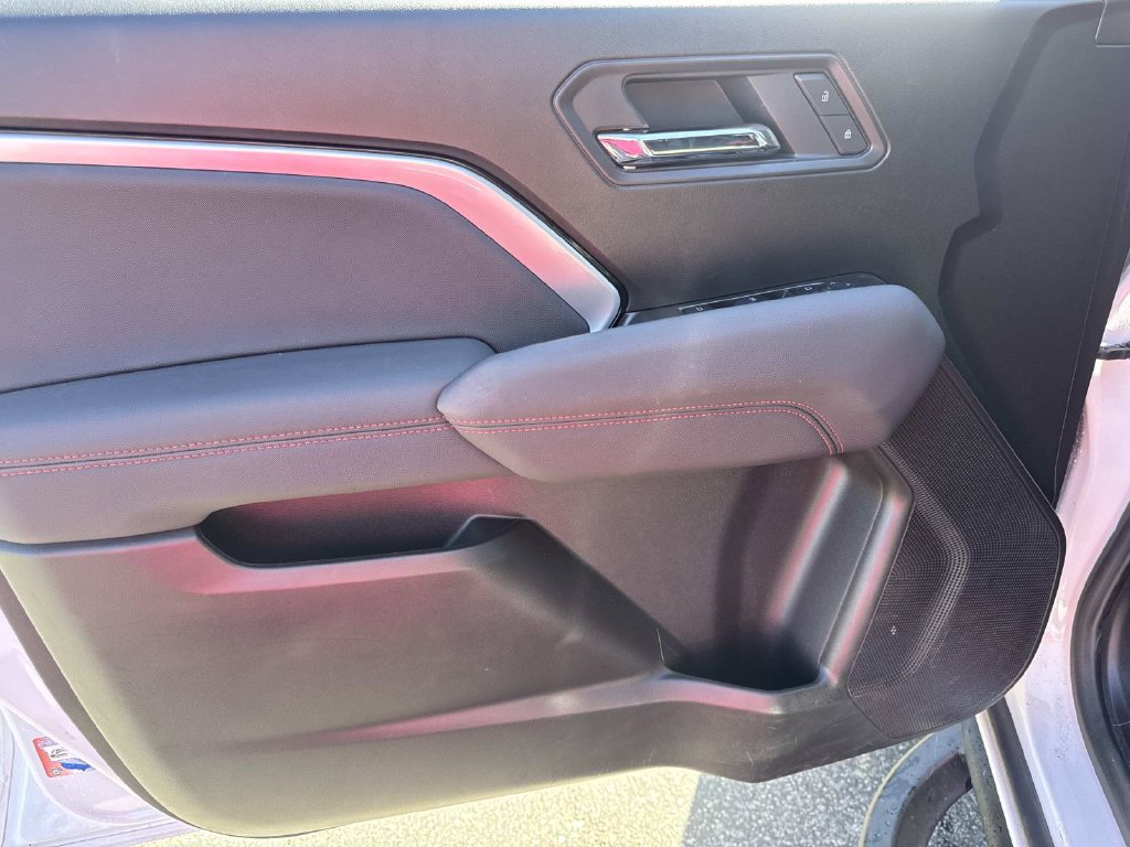 Used 2025 Chevrolet Colorado Z71 AWD/4WD image 16