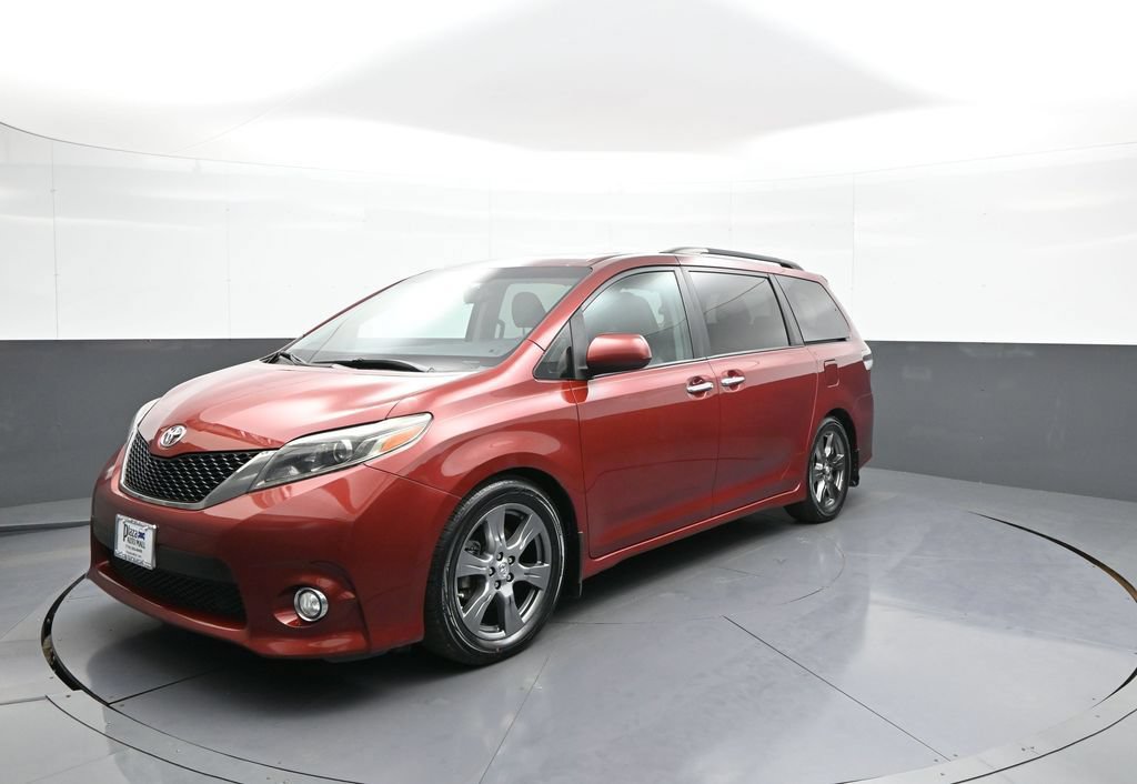 Used 2017 Toyota Sienna SE