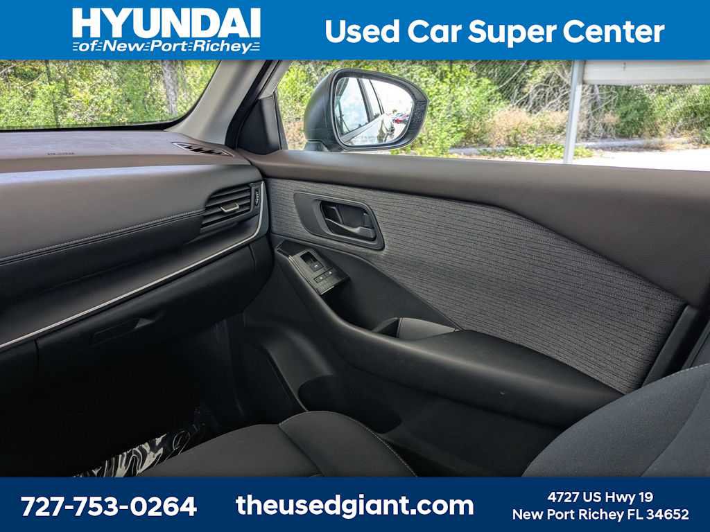 Used 2023 Nissan Rogue S FWD image 18
