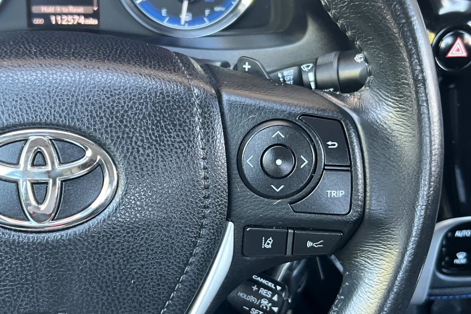 Certified 2018 Toyota Corolla SE w/ Carpet Mat Package (TMS) FWD image 24