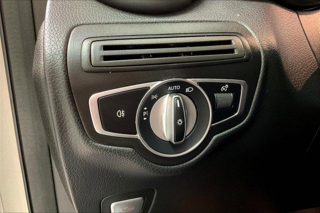 Used 2021 Mercedes-Benz GLC 300 4MATIC w/ Premium Package image 30