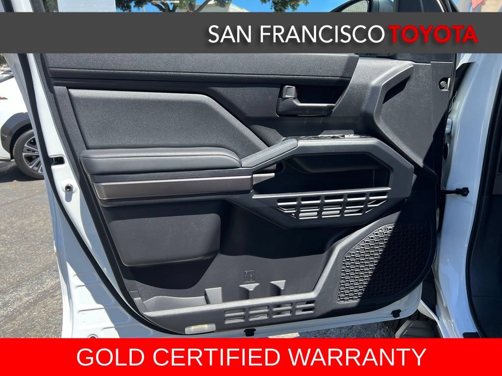 Certified 2026 Toyota 4Runner SR5 AWD/4WD image 37