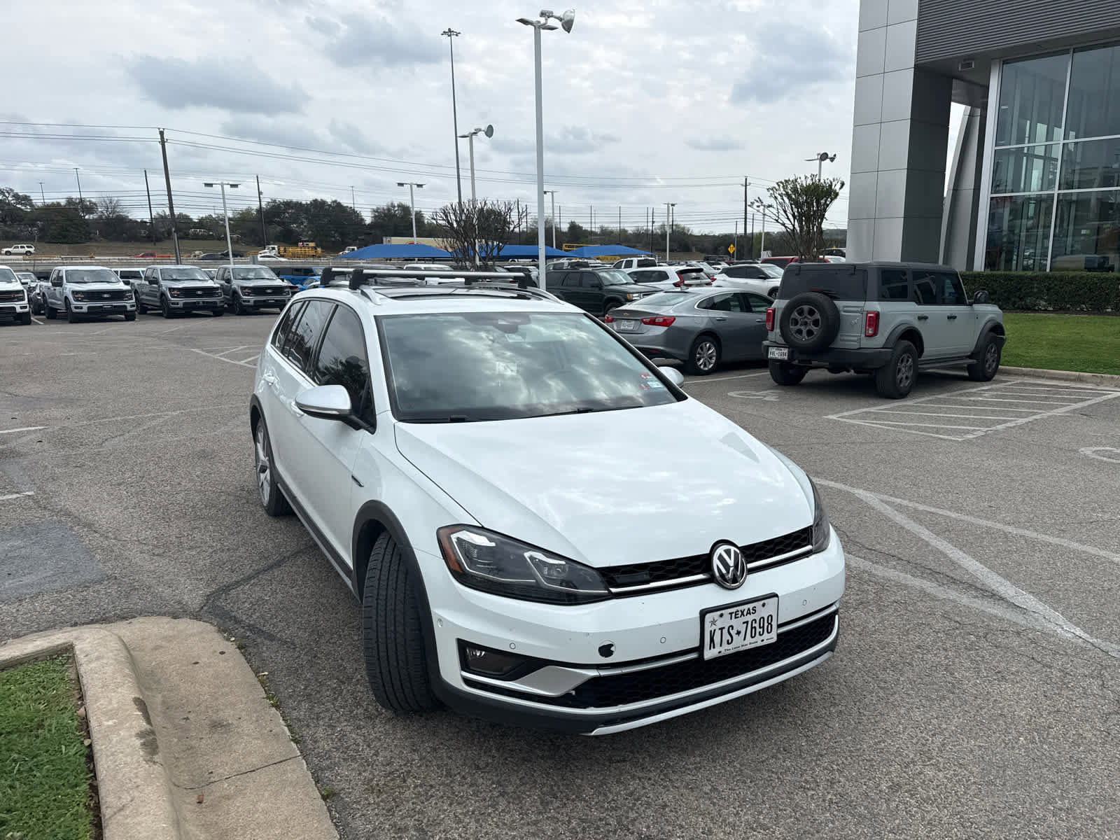 Used 2018 Volkswagen Golf Alltrack SEL image 4