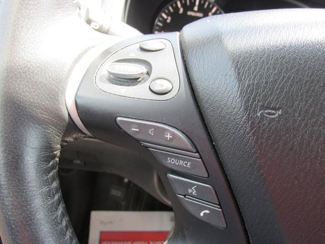 Used 2019 Nissan Pathfinder SV AWD/4WD image 17