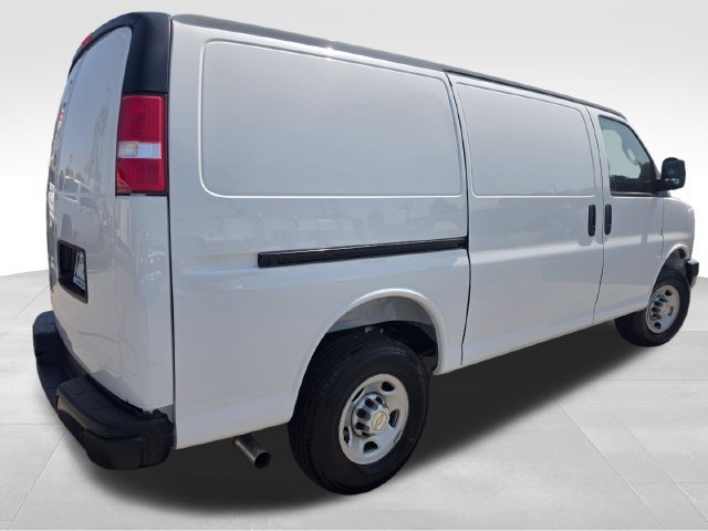 New 2026 Chevrolet Express 2500 w/ Driver Convenience Package RWD image 11