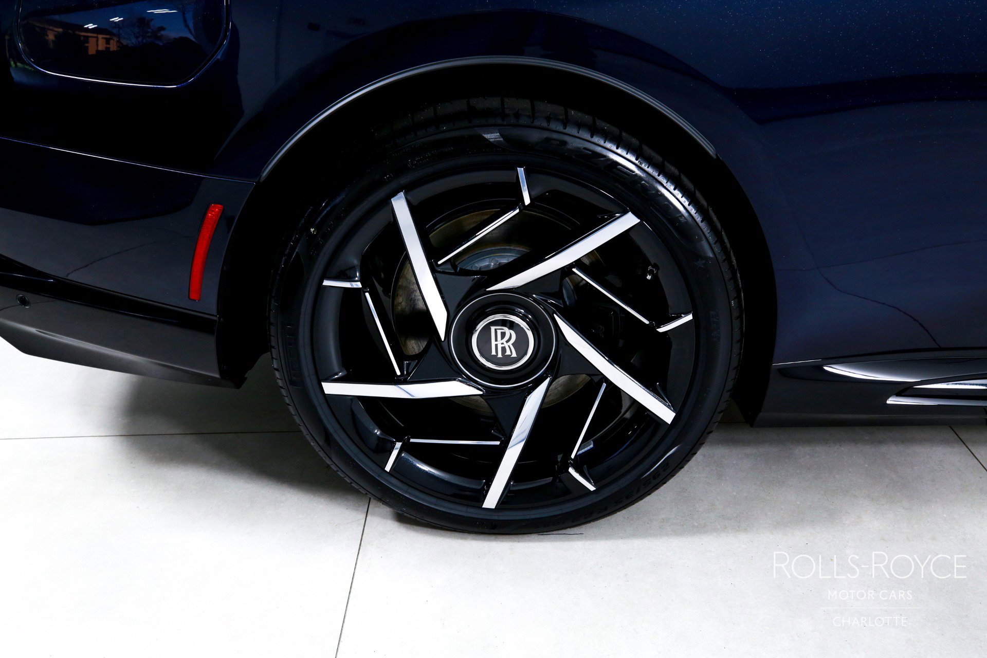 New 2026 Rolls-Royce Spectre Black Badge image 34