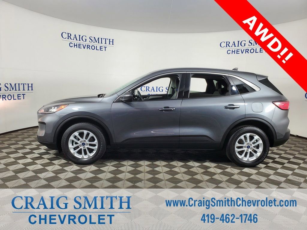 Used 2021 Ford Escape SE image 2