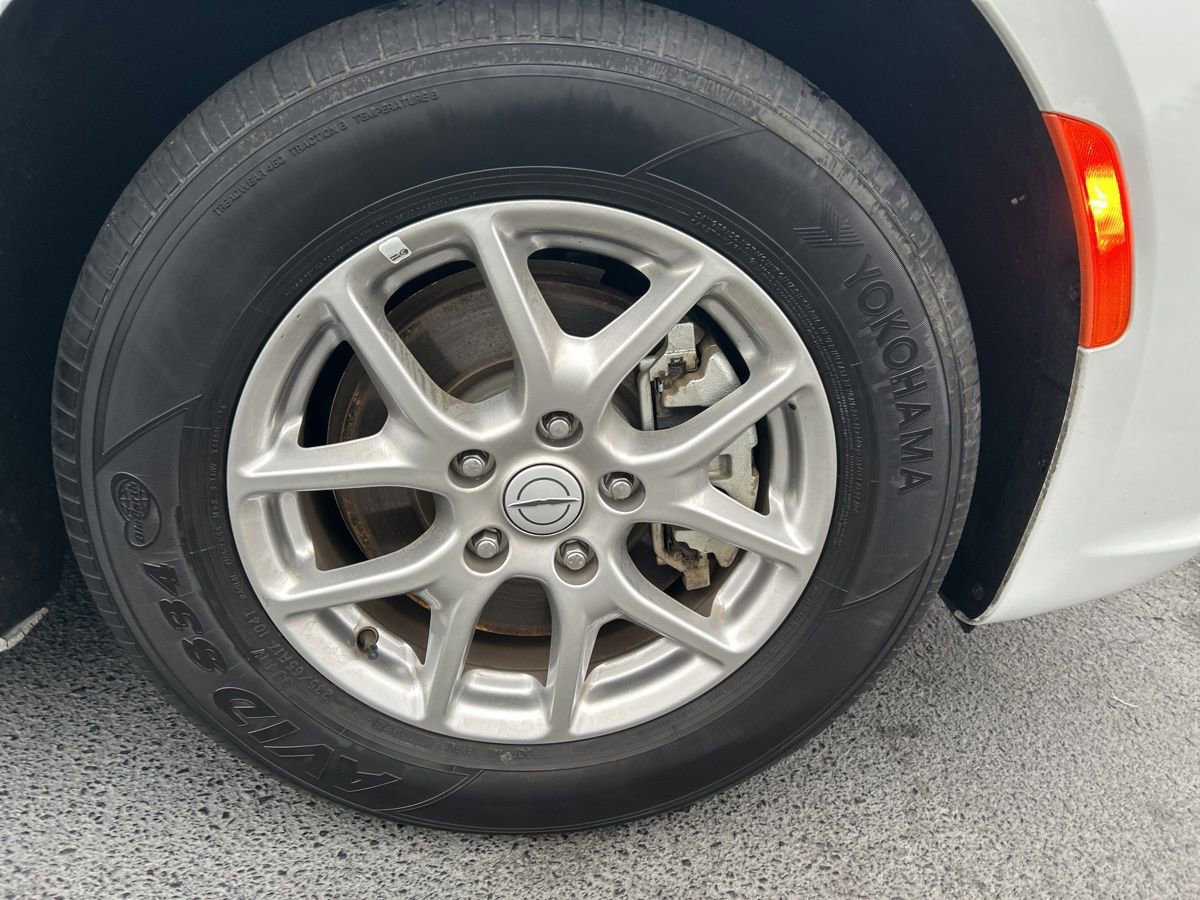 Used 2025 Chrysler Pacifica Select FWD image 10