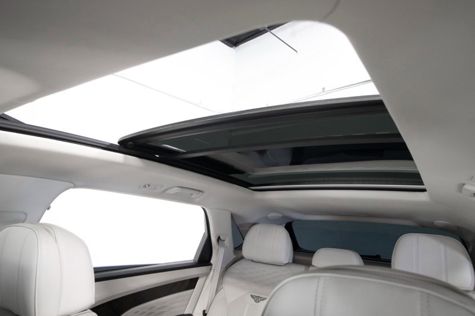 Used 2023 Bentley Bentayga Extended Wheelbase image 37