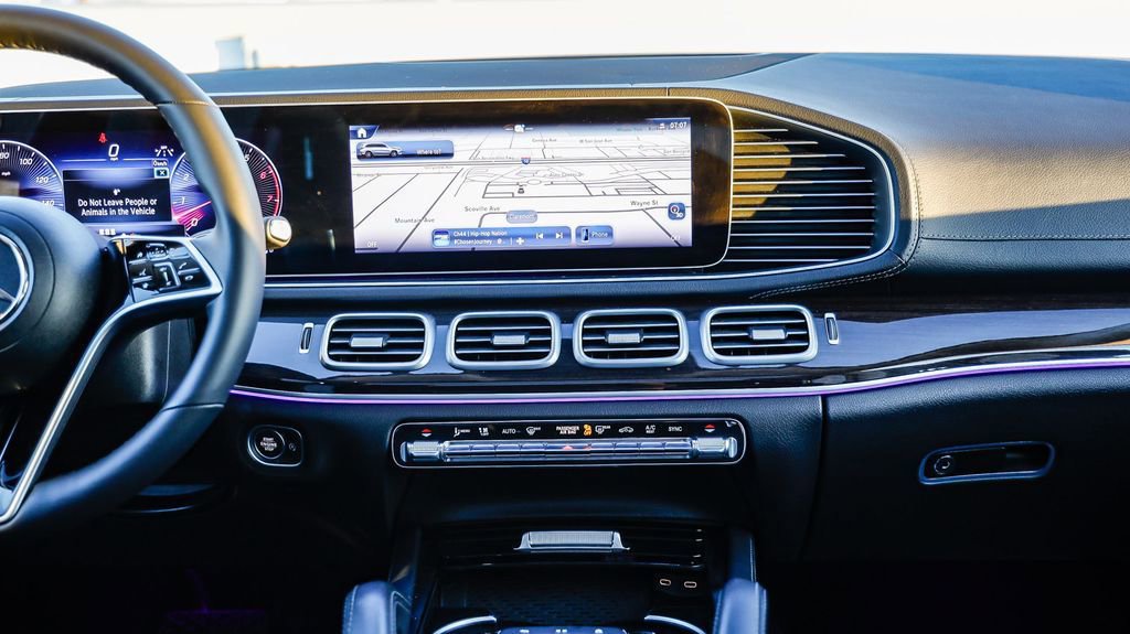 Used 2024 Mercedes-Benz GLS 450 4MATIC image 14