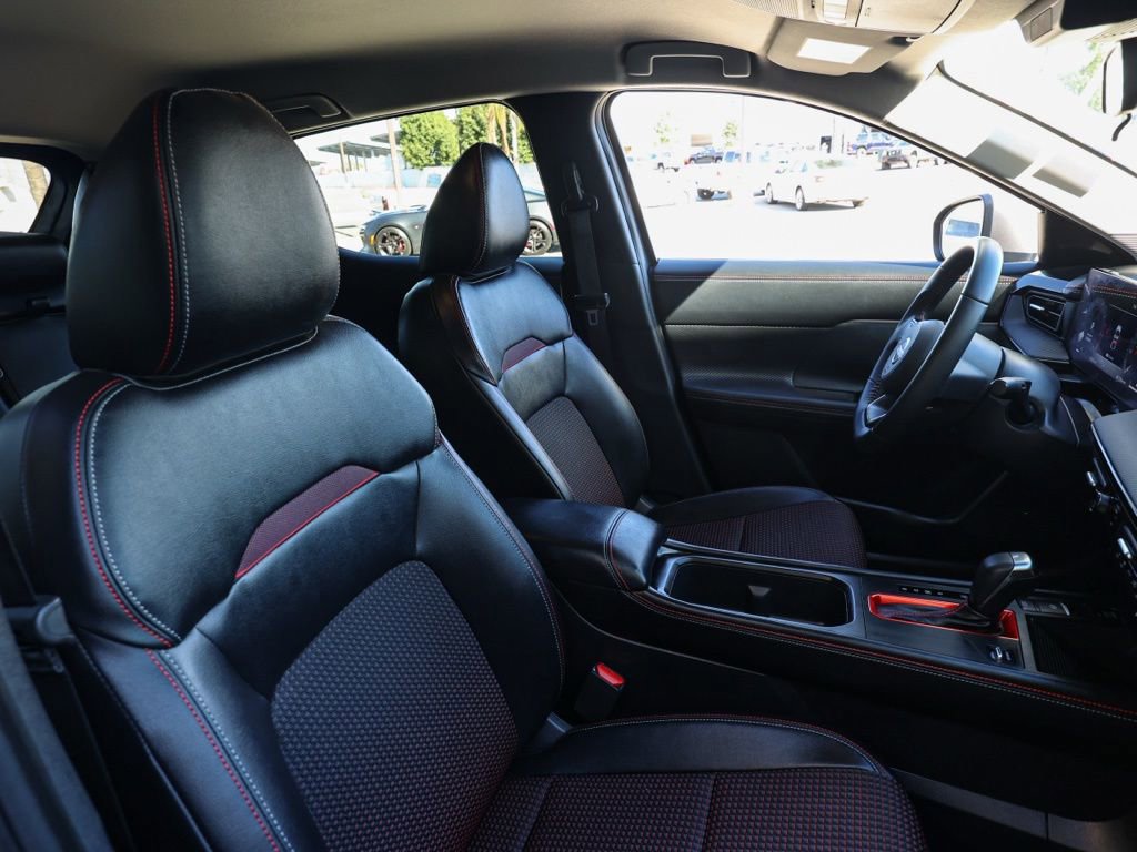 Used 2025 Nissan Kicks SR image 21