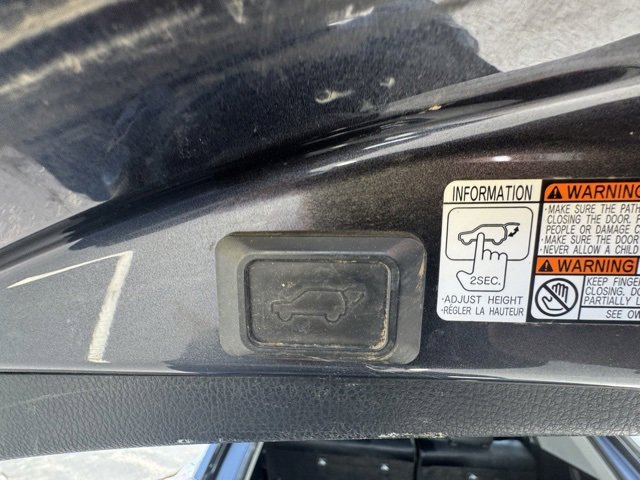 Used 2018 Toyota RAV4 Limited image 11