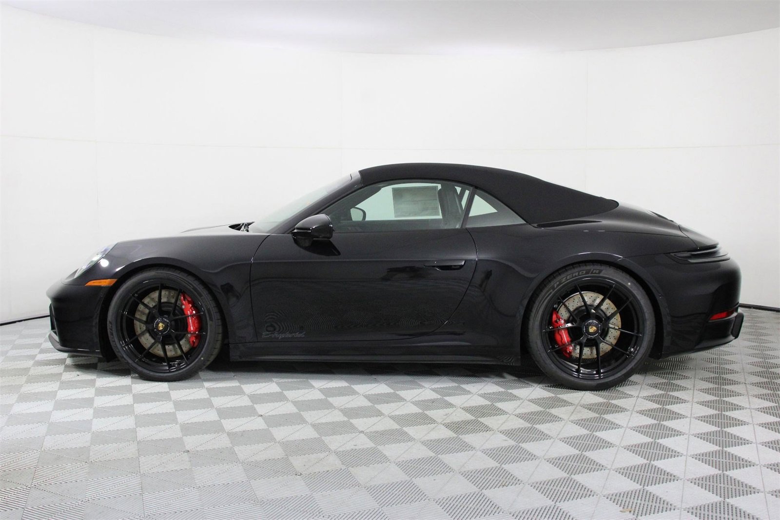 New 2026 Porsche 911 Carrera 4 GTS image 2
