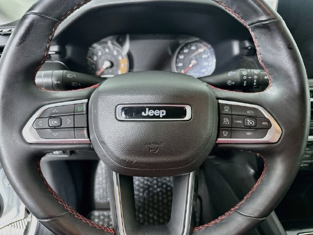 Used 2022 Jeep Compass Trailhawk w/ Trailhawk Convenience Group AWD/4WD image 19