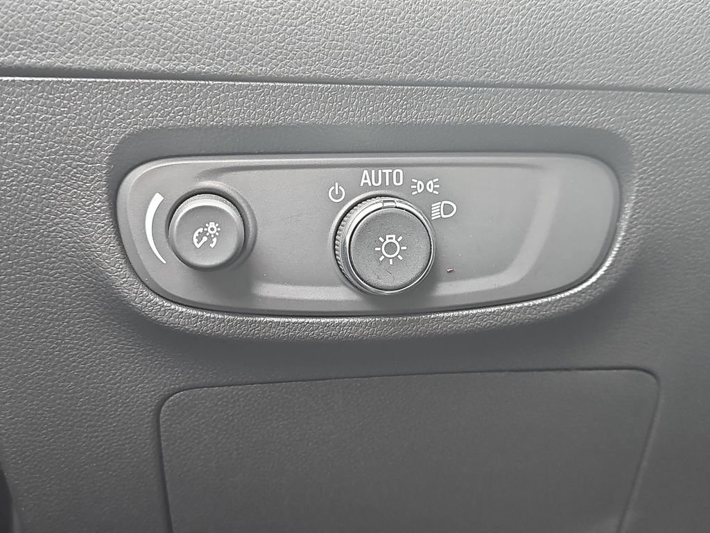 Certified 2024 Buick Encore GX Sport Touring w/ Advanced Technology Package AWD/4WD image 30
