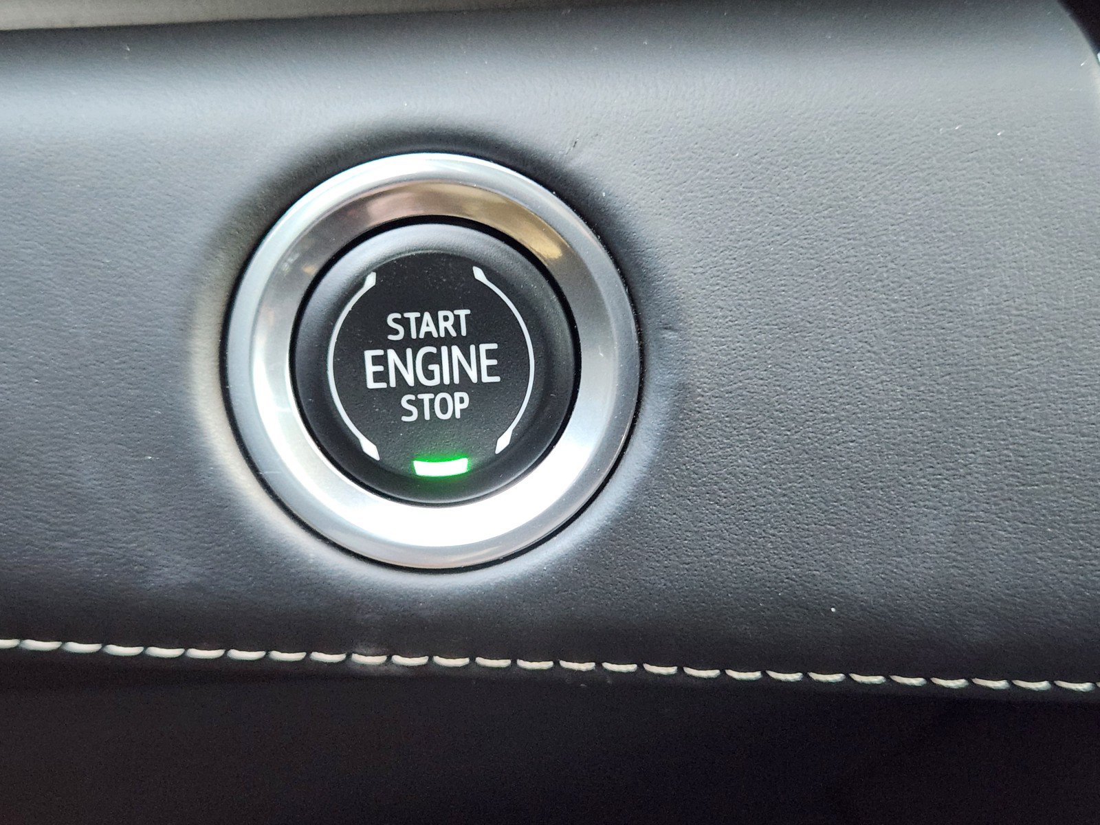 Certified 2023 Cadillac Escalade ESV V AWD/4WD image 20