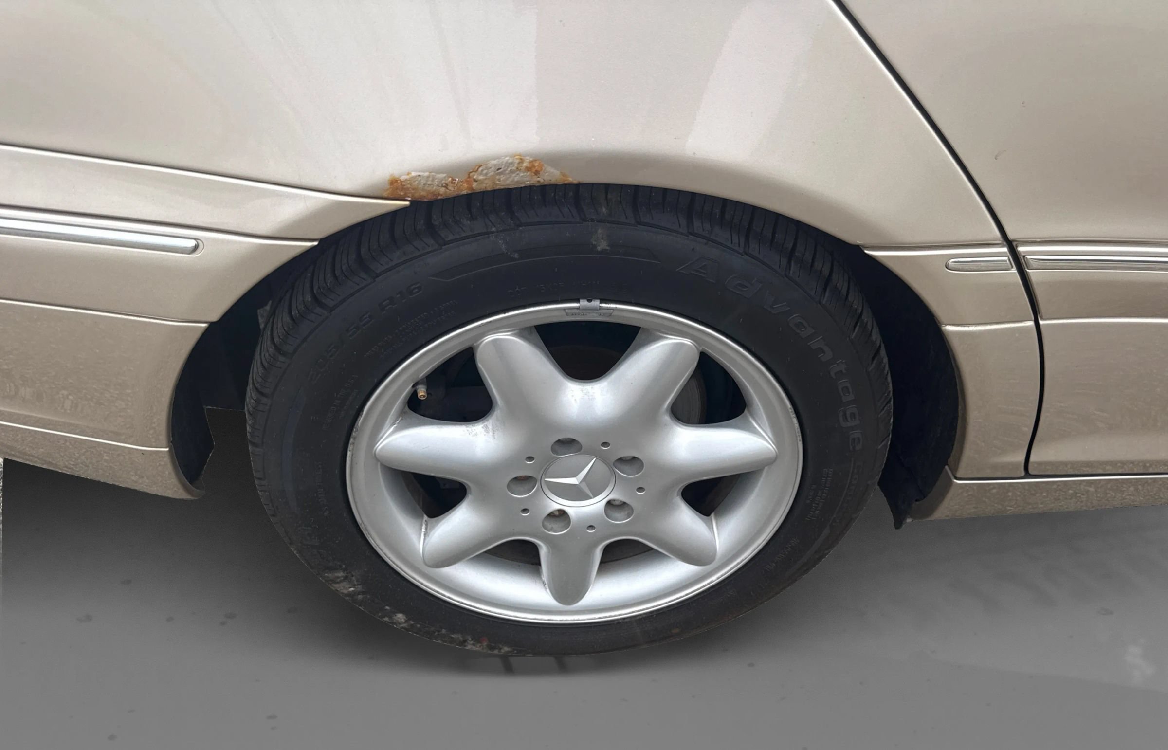 Used 2001 Mercedes-Benz C 320 Sedan image 24