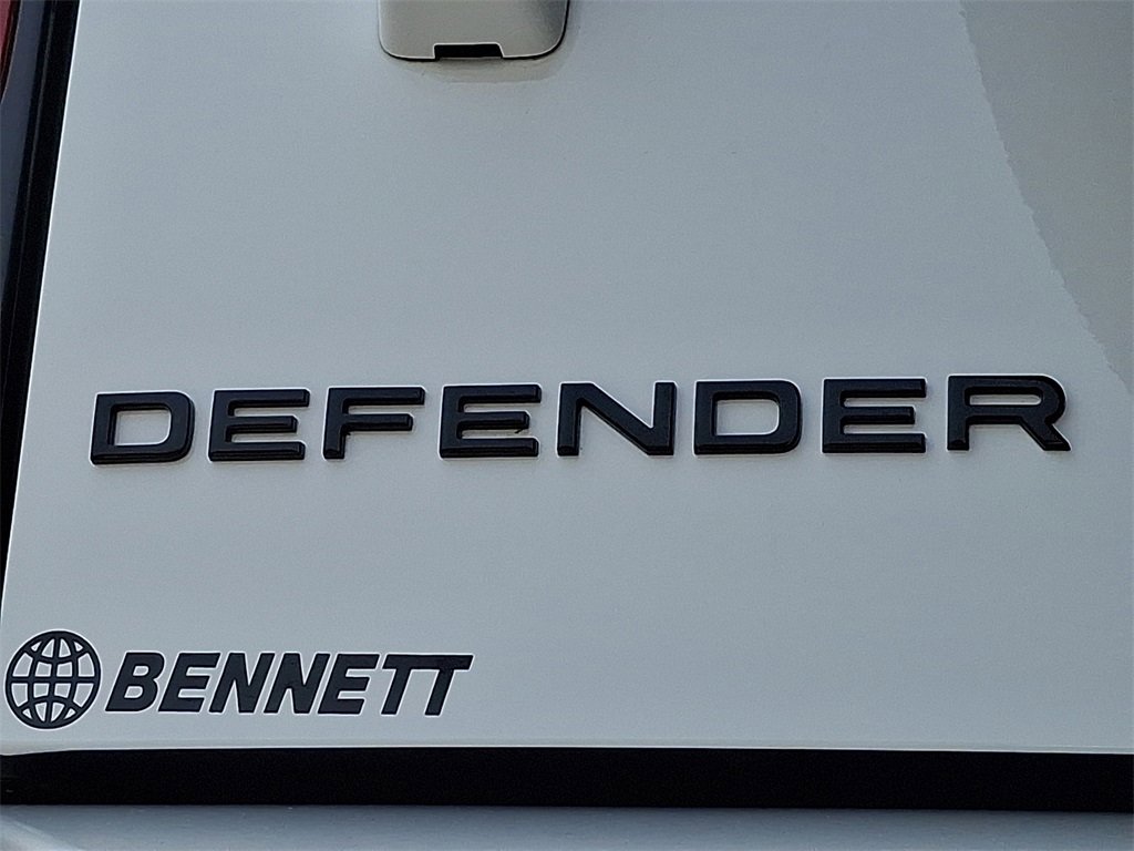 New 2025 Land Rover Defender 110 S image 25