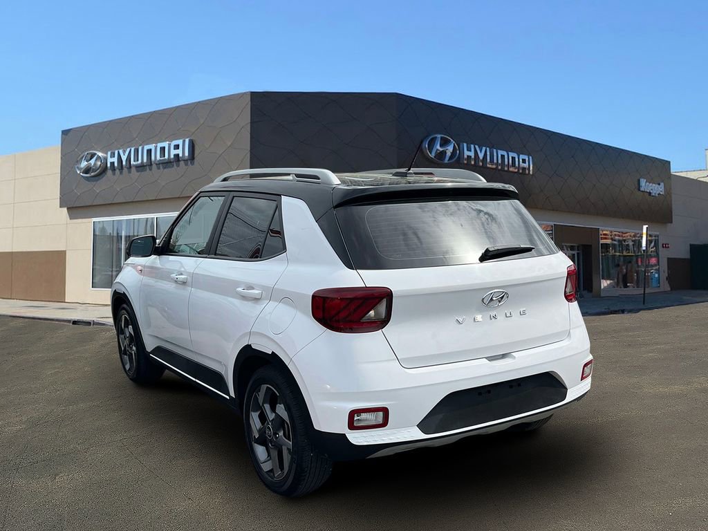 Certified 2023 Hyundai Venue Limited w/ Cargo Package image 5