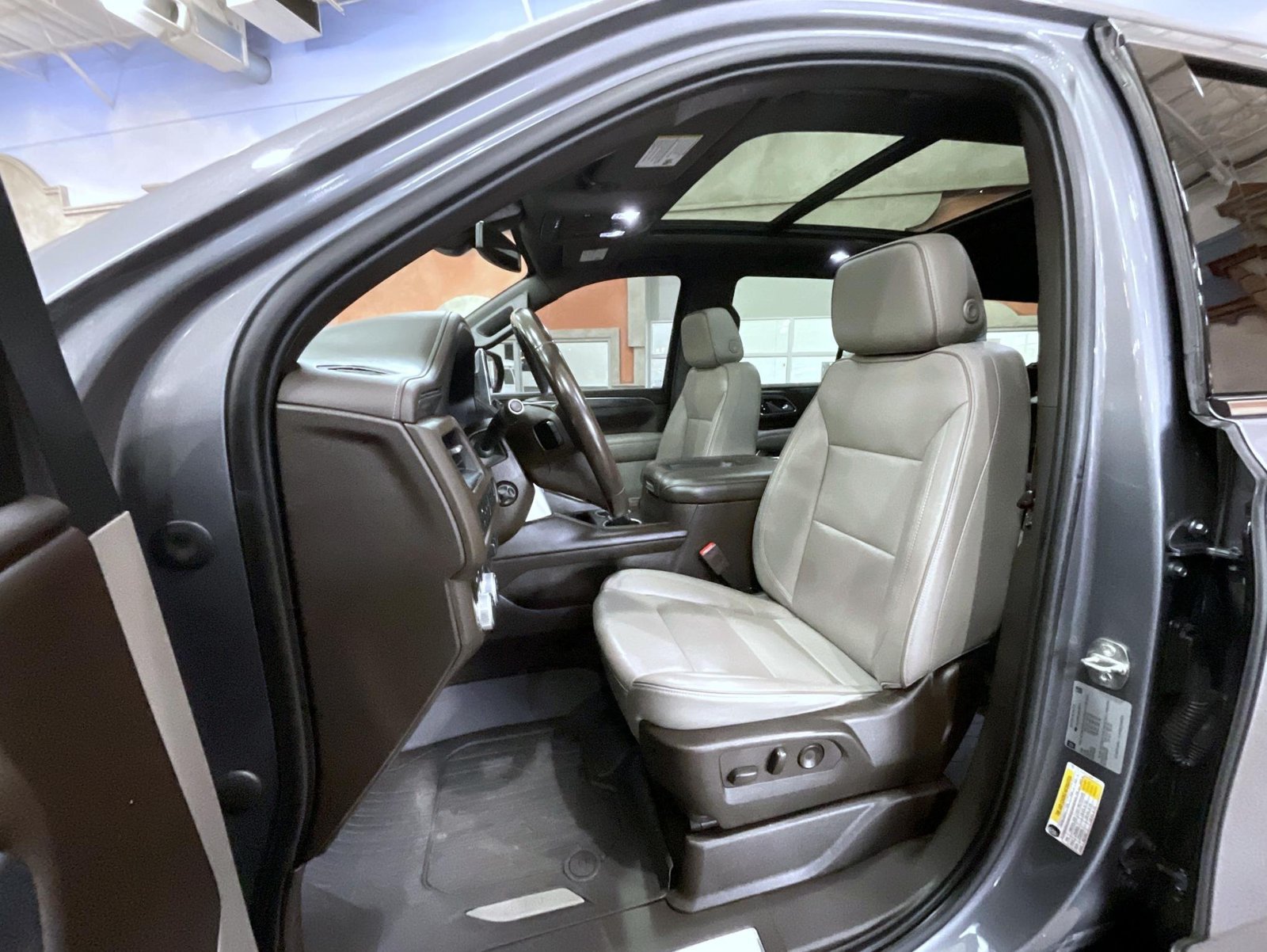 Certified 2021 GMC Yukon SLT w/ SLT Luxury Plus Package AWD/4WD image 10