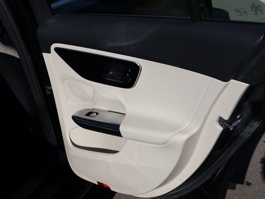 Used 2023 Mercedes-Benz C 300 4MATIC Sedan image 16