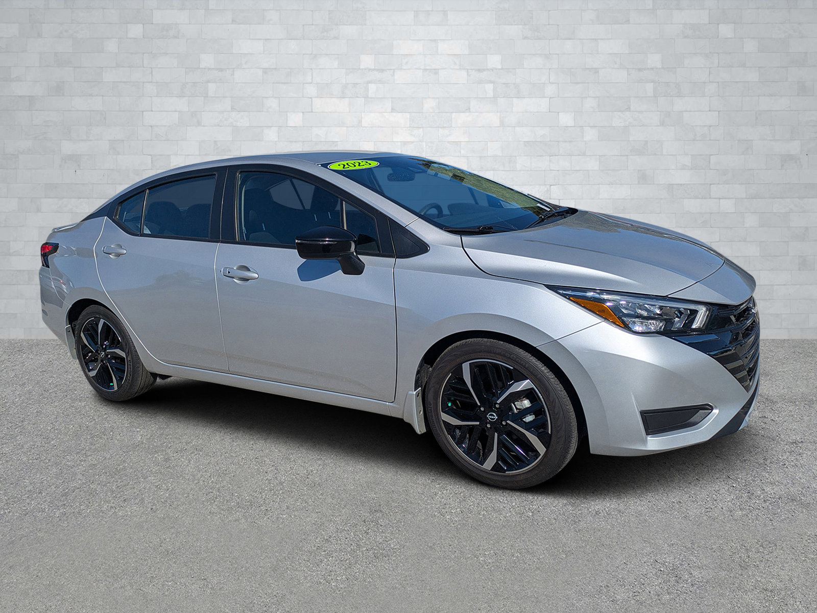 Used 2023 Nissan Versa SR w/ Trunk Package image 1