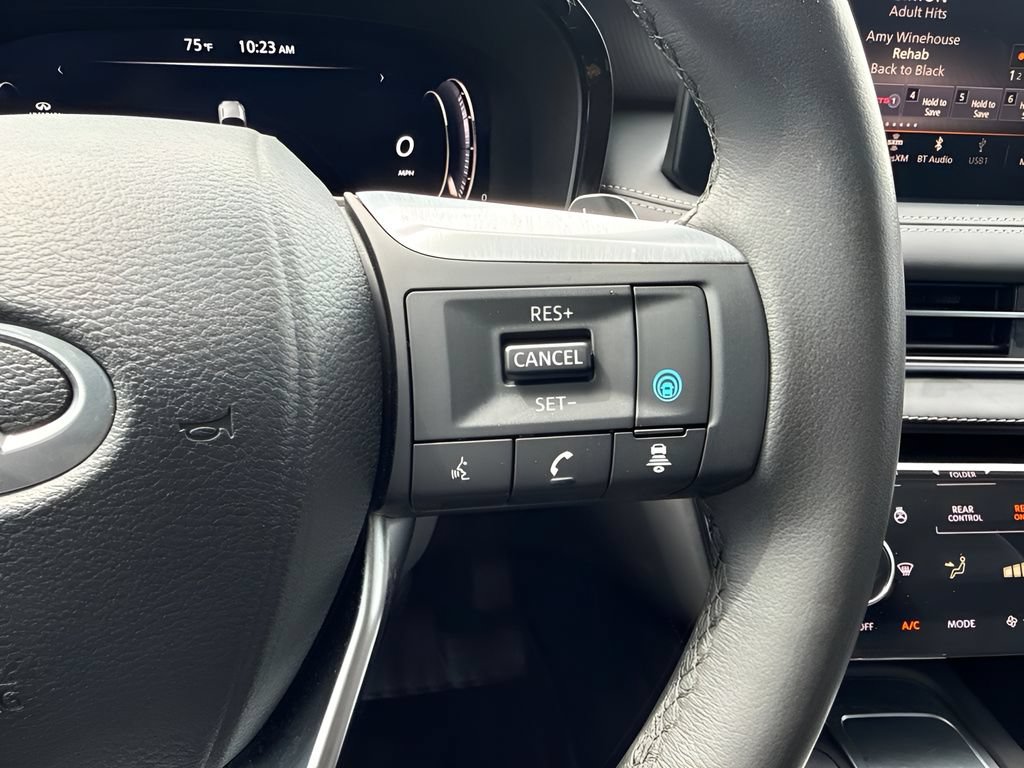 Used 2023 INFINITI QX60 Luxe w/ Vision Package FWD image 18