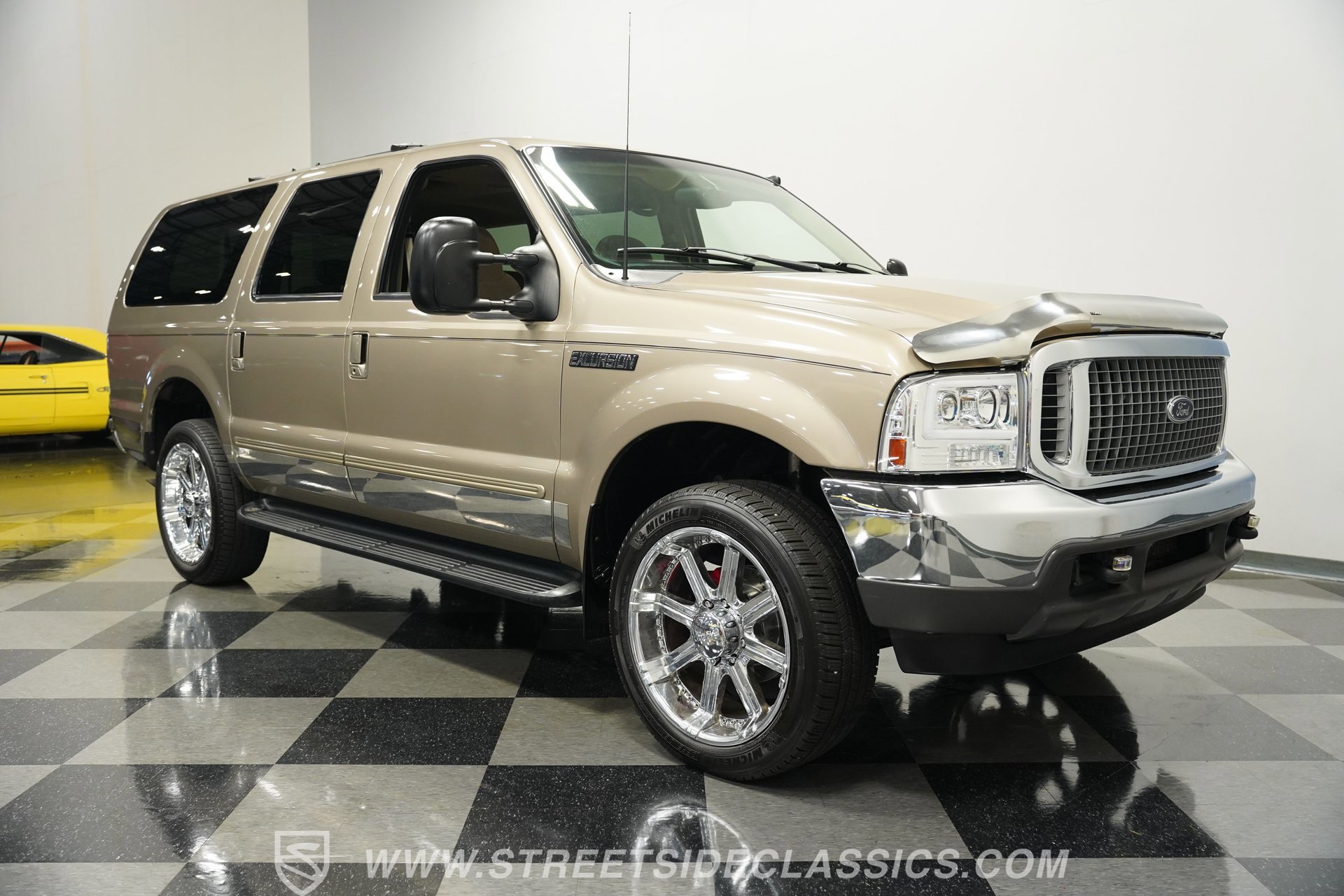 Used 2000 Ford Excursion XLT image 16