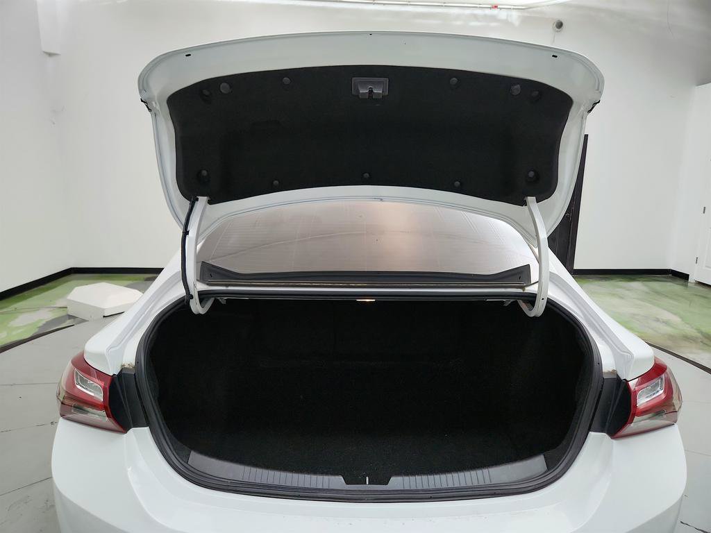 Used 2020 Chevrolet Malibu LT FWD image 29