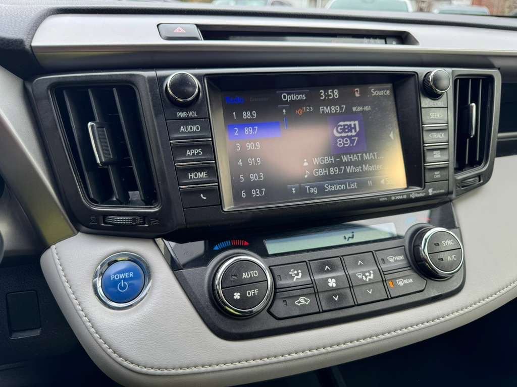 Used 2017 Toyota RAV4 XLE w/ Carpet Mat Package AWD/4WD image 26