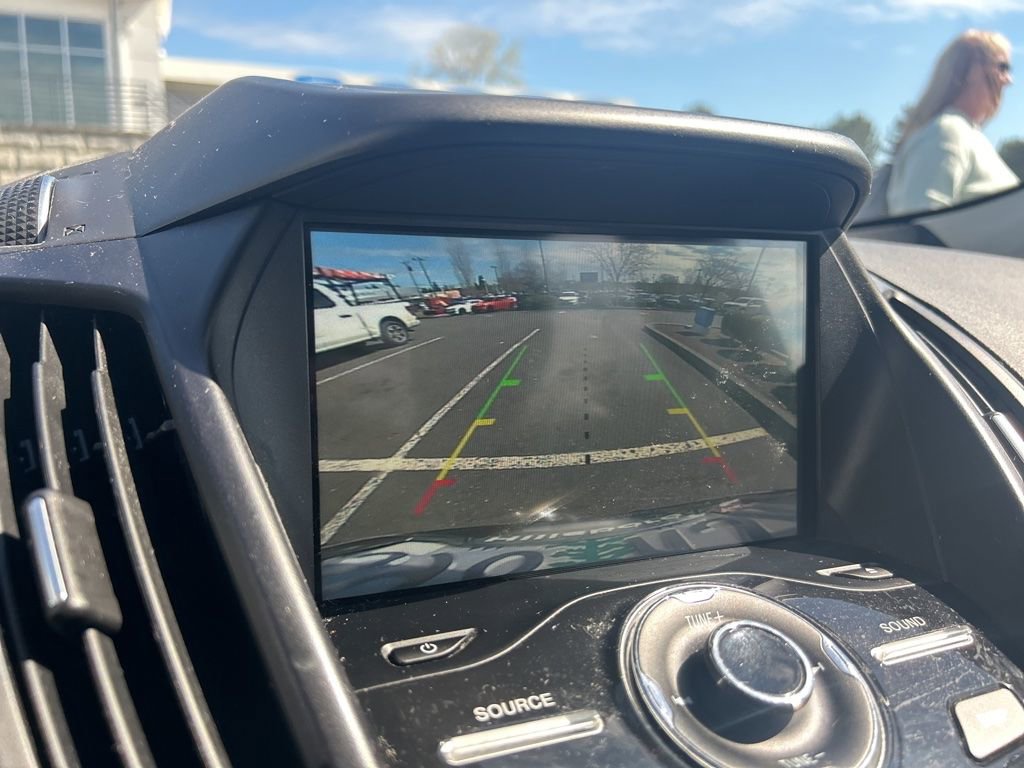 Used 2018 Ford Escape Titanium w/ Ford Safe & Smart Package image 8