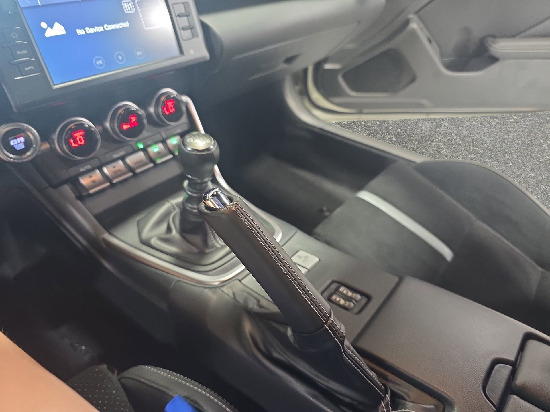 Used 2024 Toyota GR86 Premium image 25