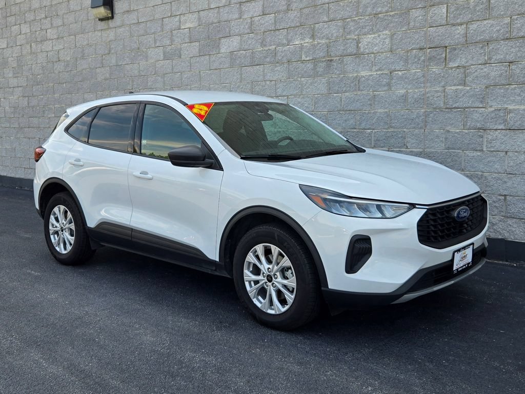 Used 2025 Ford Escape Active AWD/4WD image 7