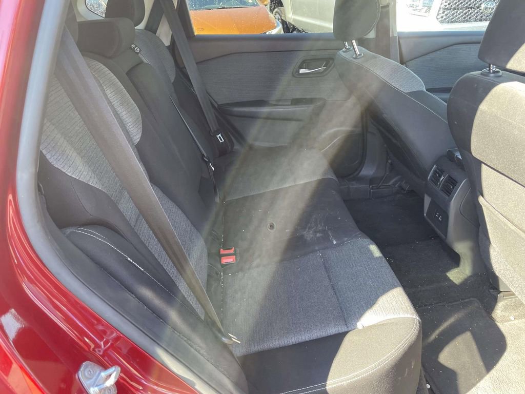 Used 2022 Nissan Rogue SV image 27
