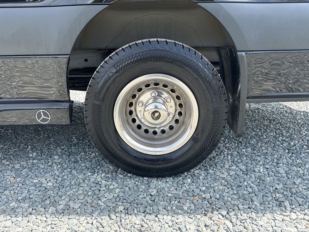 Used 2024 Mercedes-Benz Sprinter 3500 image 38
