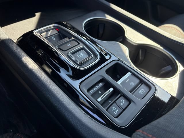 Used 2025 Honda Pilot Sport image 23