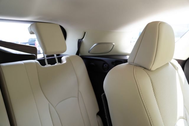 Used 2020 Lexus RX 350L Premium w/ Premium Package AWD/4WD image 65