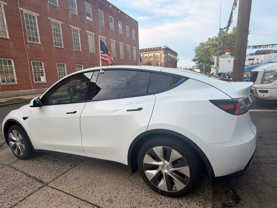 Used 2021 Tesla Model Y 2WD image 5