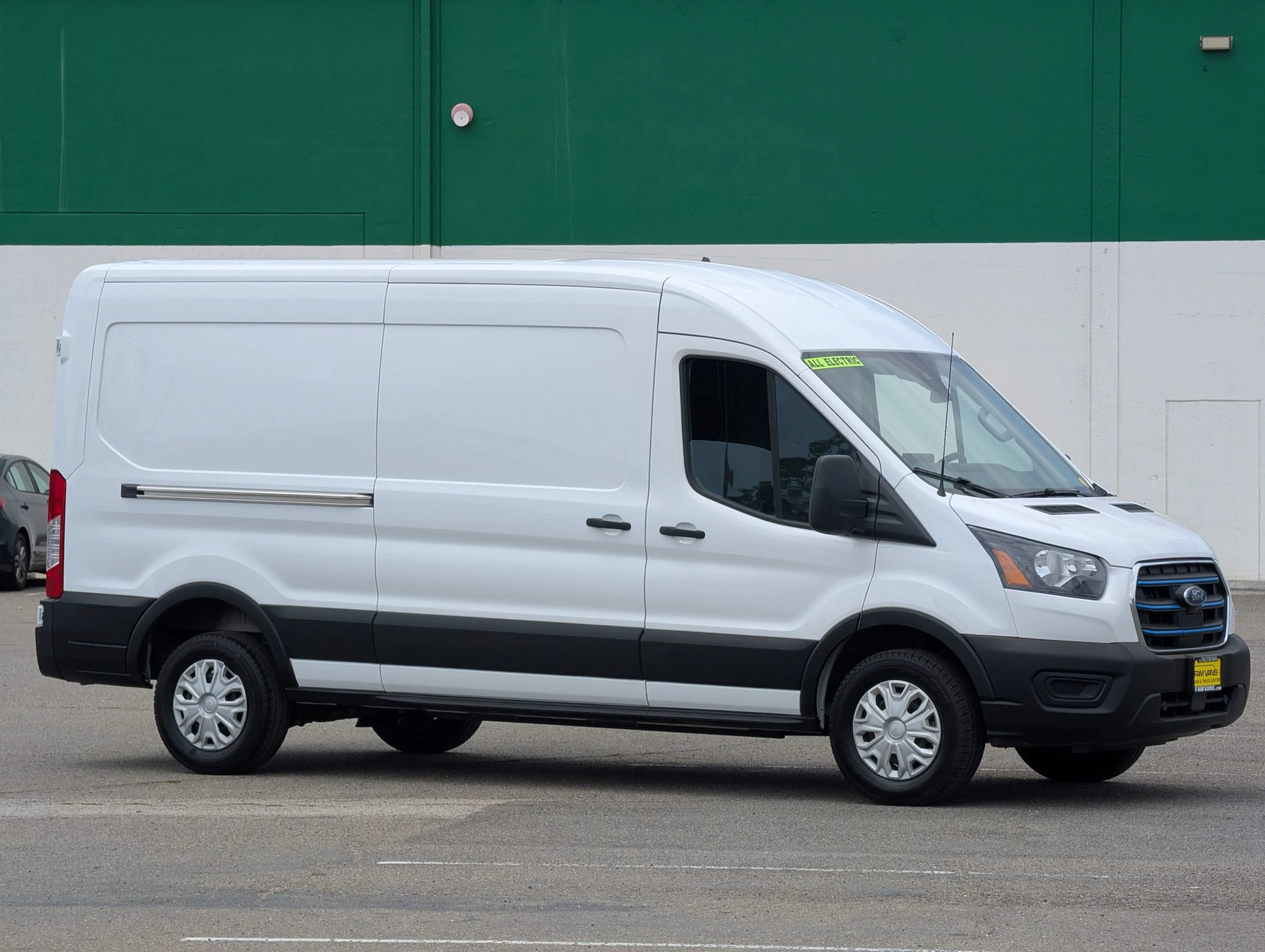 Used 2023 Ford E-Transit Medium Roof RWD image 1