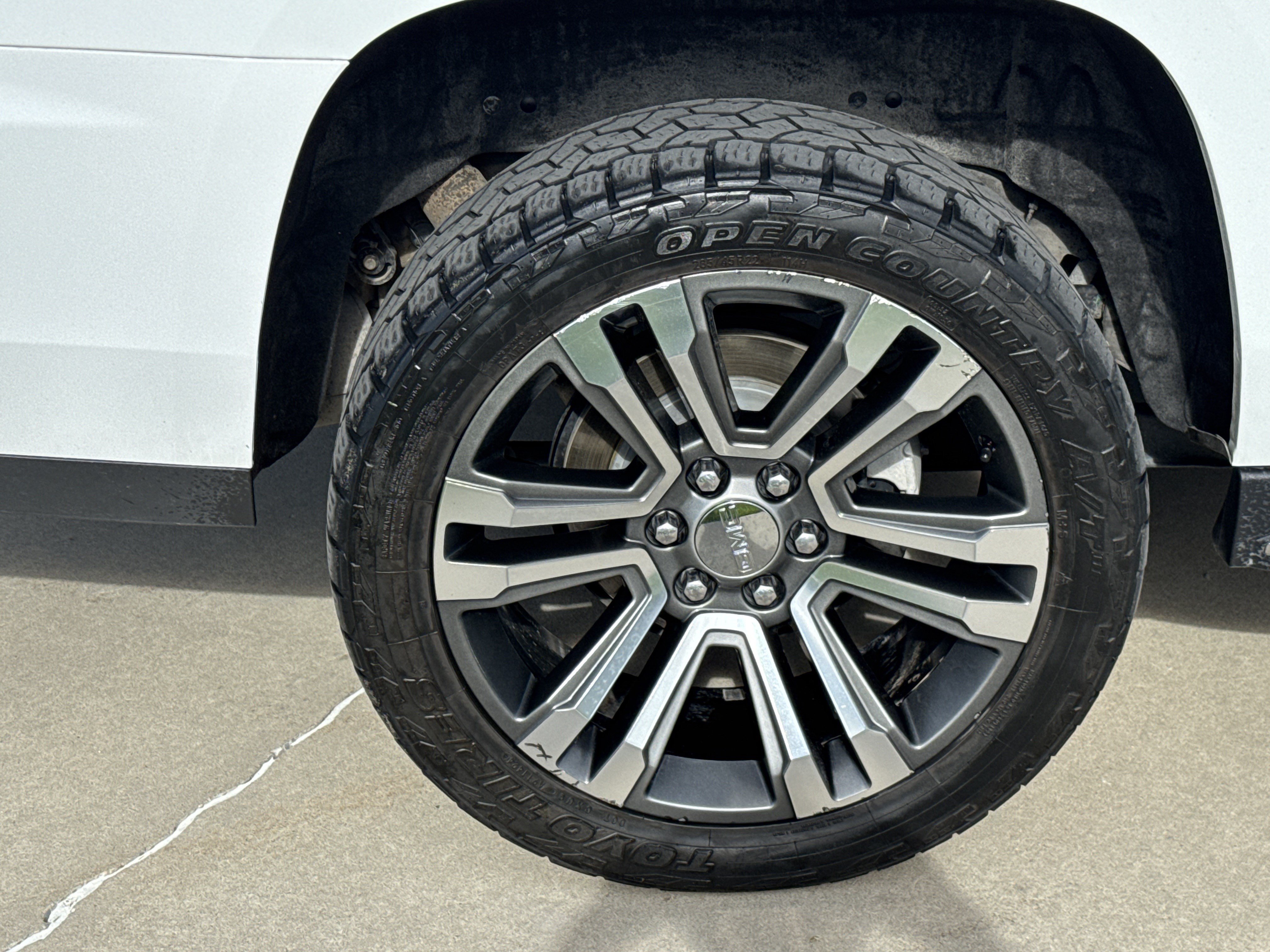 Used 2020 GMC Yukon XL Denali w/ Open Road Package AWD/4WD image 19