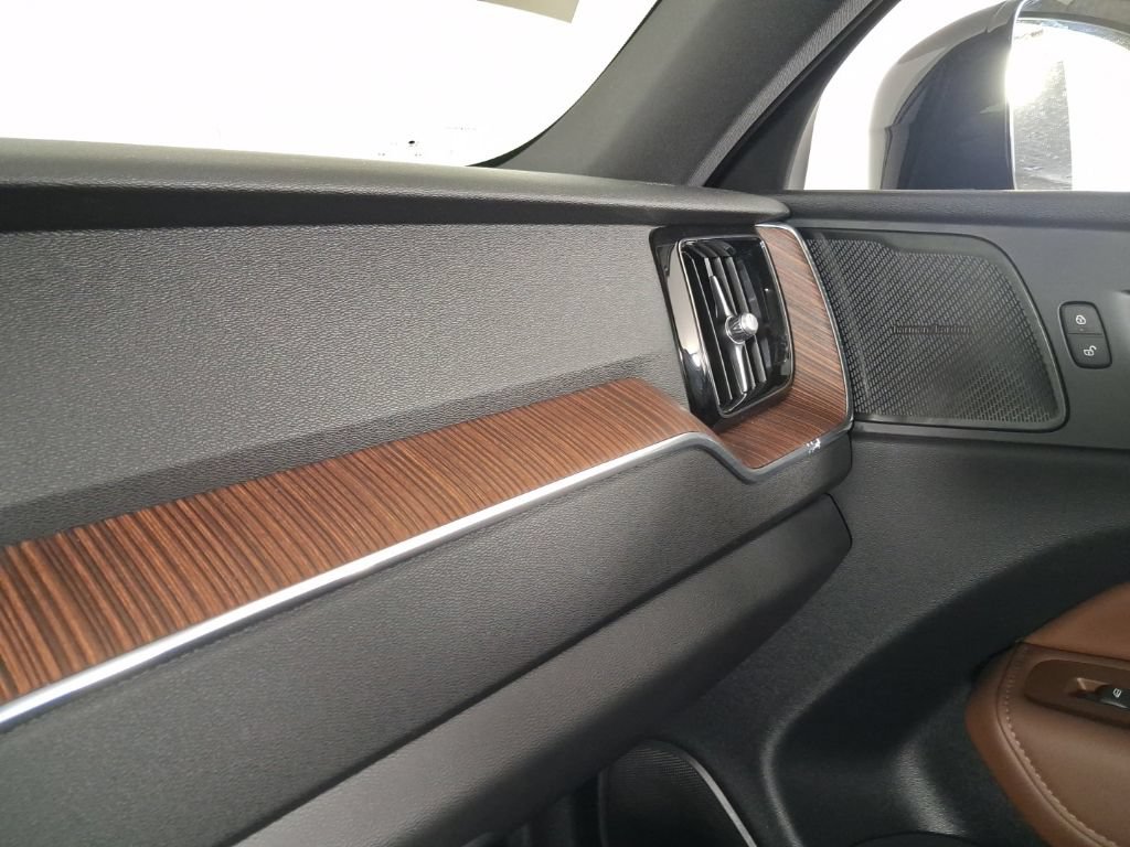Certified 2023 Volvo XC60 B5 Plus w/ Climate Package AWD/4WD image 26