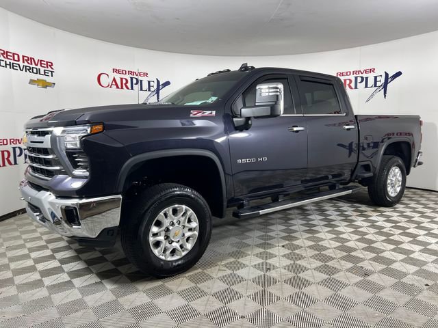 Used 2024 Chevrolet Silverado 3500 LTZ w/ LTZ Premium Package image 3