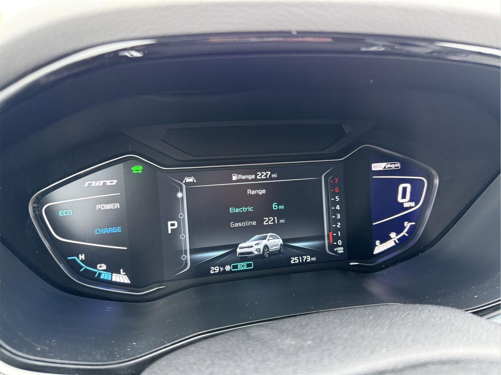 Used 2020 Kia Niro EX image 16