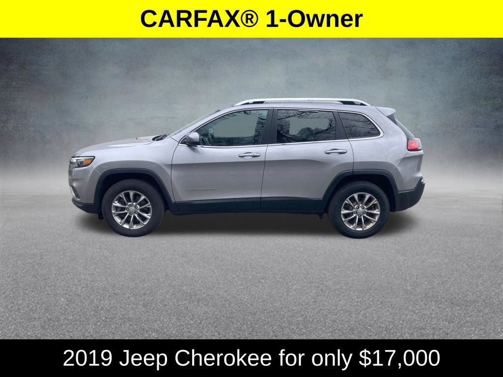 Used 2019 Jeep Cherokee Latitude Plus w/ Cold Weather Group AWD/4WD image 2